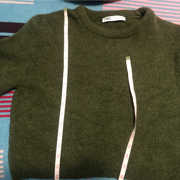 Cropped Knit Sweater - Picture 6 of 7